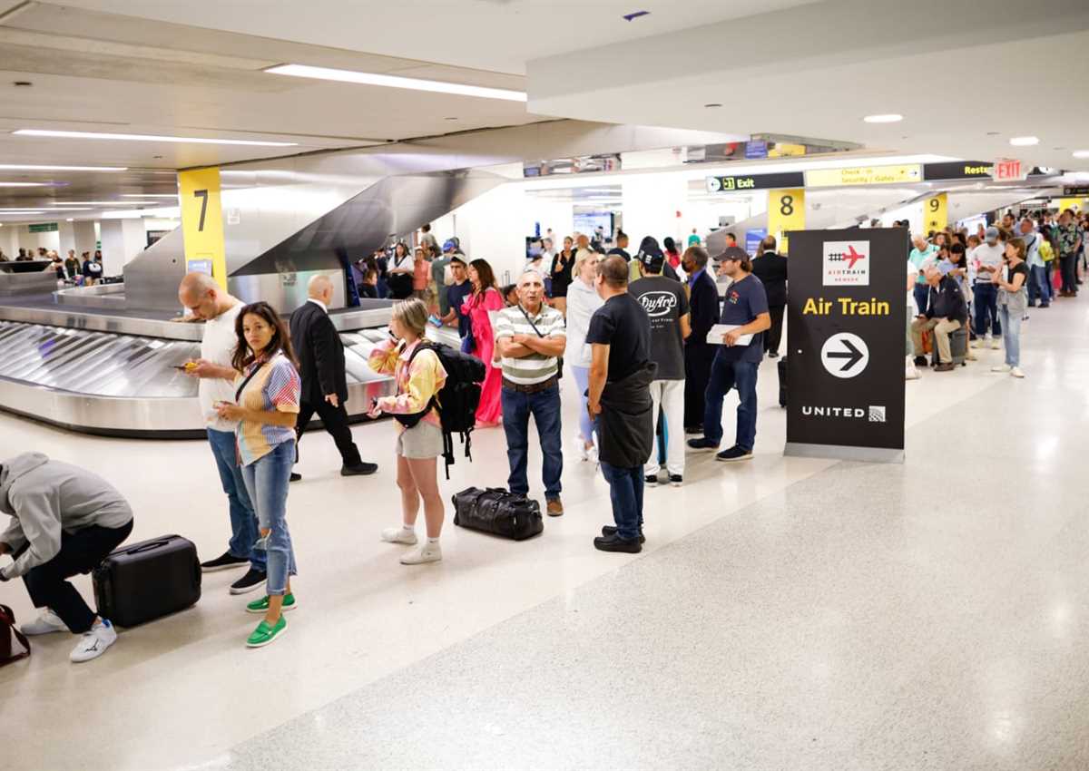 Surviving Flight Delays: The Ultimate Guide for Travelers